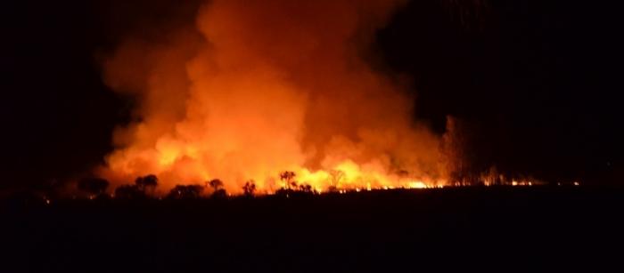 Queimada em fazenda na região de Córrego Fundo na zona rural de Lagoa Formosa assusta moradores e alerta para o perigo