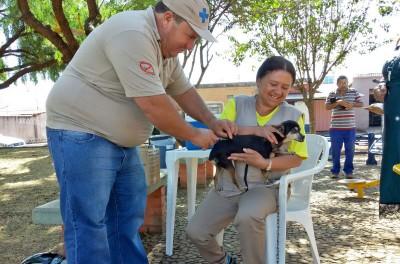 Secretaria Municipal de Saúde de Carmo do Paranaíba inicia Campanha Nacional de Vacinação Antirrábica em cães e gatos