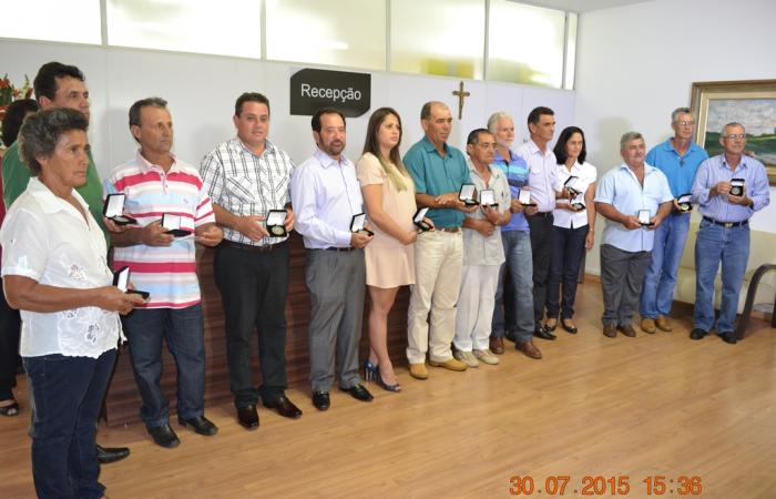 Câmara Municipal de Patos de Minas homenageia produtores rurais com a medalha de Destaque Rural do Ano em 2015