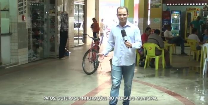 Goteiras e problemas na estrutura do Mercado Municipal na cidade de Patos de Minas causa indignação dos comerciantes que trabalham no local