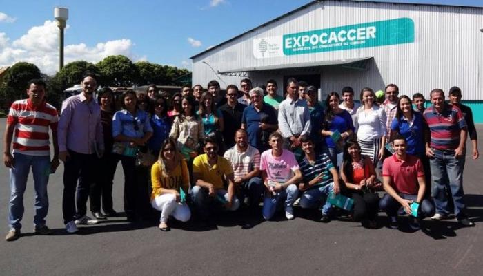 Alunos dos cursos de Administração e Gestão Comercial do UNIPAM visitam EXPOCACCER em Patrocínio