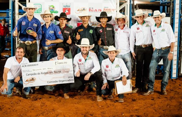 Final do rodeio da Festa do Feijão em Lagoa Formosa é realizado em grande estilo e campeão é do estado de Minas Gerais