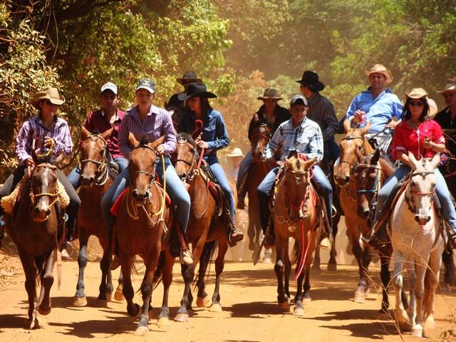 2ª Cavalgada da Produção é realizada com sucesso neste domingo (12) em Presidente Olegário