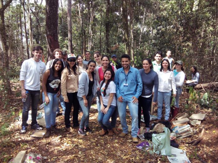 Alunos de Ciências Biológicas do Unipam visitam Parque Municipal Mata do Catingueiro em Patos de Minas