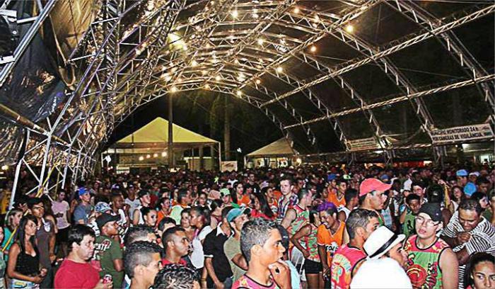 Lagoa Formosa prepara grande estrutura para receber os foliões do carnaval 2014