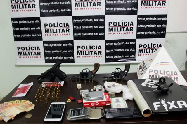 Polícia Militar de Presidente Olegário realiza operação e apreende armas de fogo e drogas 