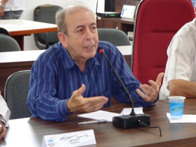 Reitor da UFU visita câmara municipal de Patos de Minas e afirma que a universidade não vai sair da cidade