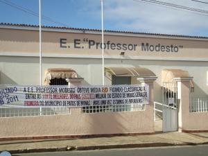 Escola Estadual Professor Modesto publica edital para compra de alimentos