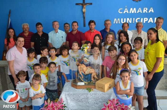 Imagem peregrina de Nossa Senhora da Piedade visita Câmara Municipal de Lagoa Formosa