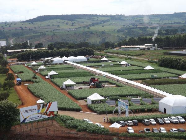 Encerra-se nesta Sexta-Feira a 2ª feira TerrenaAgro de Negócios e Tecnologia no campo experimental em Patos de Minas