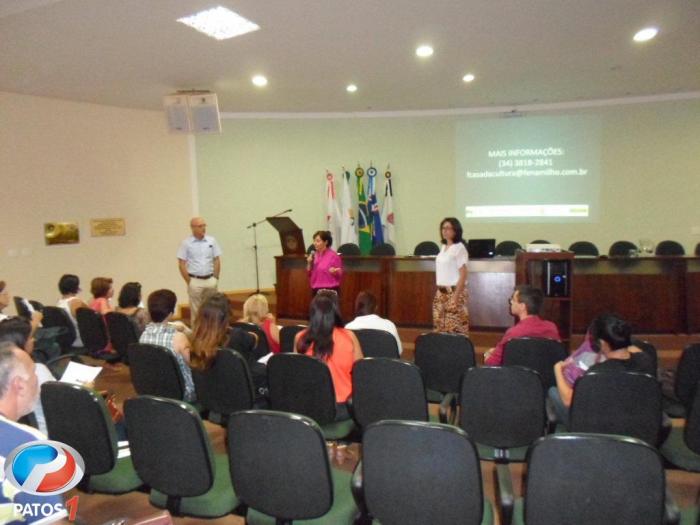 Projeto artístico literário ‘’A educação Resgatando História e a Cultura de Patos de Minas” é lançado no auditório Antenor Pereira no Parque de exposi