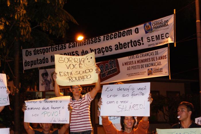 Carmo do Paranaíba também vai às ruas mostrar sua insatisfação através de manifestação