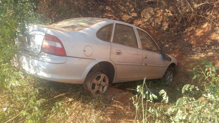 Polícia Militar de Lagoa Formosa recupera veículo furtado, apreende armas e prende autor