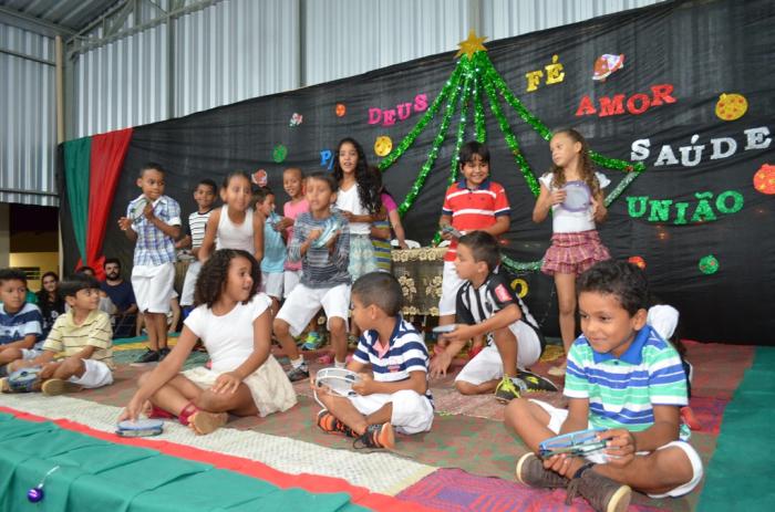 Escola Professora Denise de Lagoa Formosa faz aniversário e inaugura cobertura do pátio