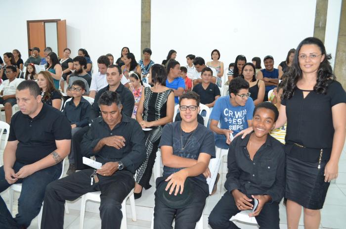  Recital de Natal é realizado por alunos de música clássica na Casa da Cultura em Lagoa Formosa