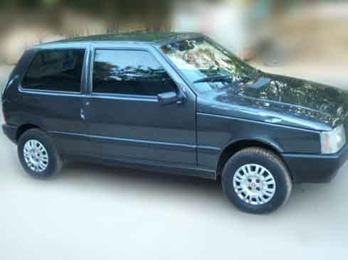 Homem tem o carro furtado na Rua Ilídio Araújo no centro de Presidente Olegário