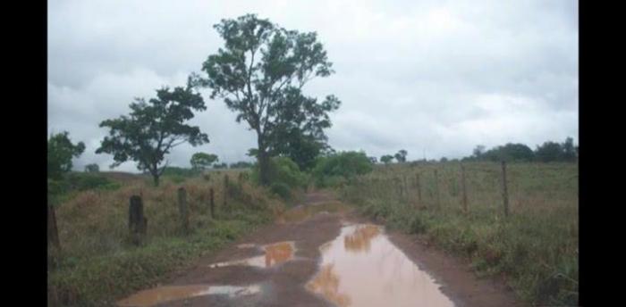 Vereador da cidade de Patos de Minas denuncia situação precária em que se encontra as estradas rurais do município