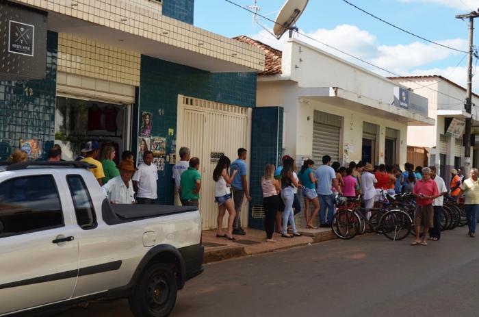 Com apenas uma casa lotérica na cidade população de Lagoa Formosa enfrenta enormes filas