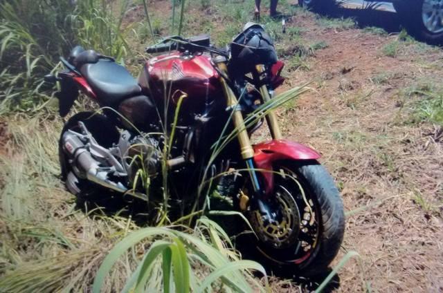 Casal fica ferido em acidente envolvendo motocicleta 600 cilindradas na MGC-354 próximo à cidade de Presidente Olegário