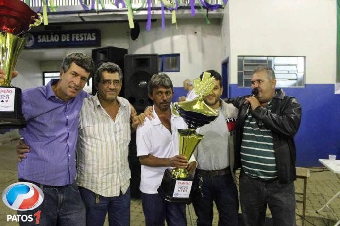 Dupla Paulo do Quinzinho e Anilson disputam a segunda final seguida do Torneio de Truco do LTC em Lagoa Formosa