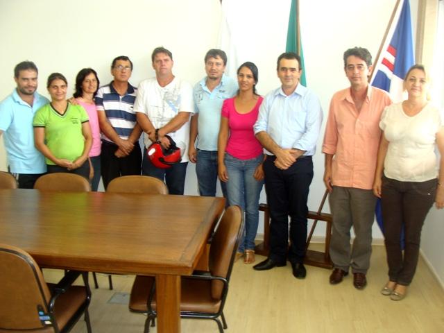 Moradores do Bairro Alvorada de Patos de Minas reivindicam melhorias ao prefeito 