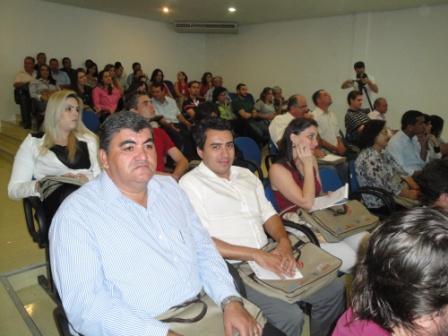 Representantes do setor debatem crise da cafeicultura no Brasil 