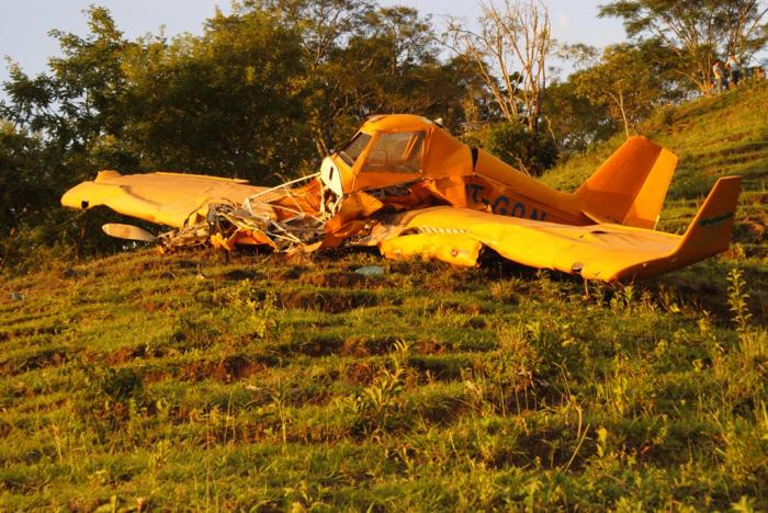 Avião cai em fazenda próxima ao Distrito de Monjolinho em Lagoa Formosa e piloto morre