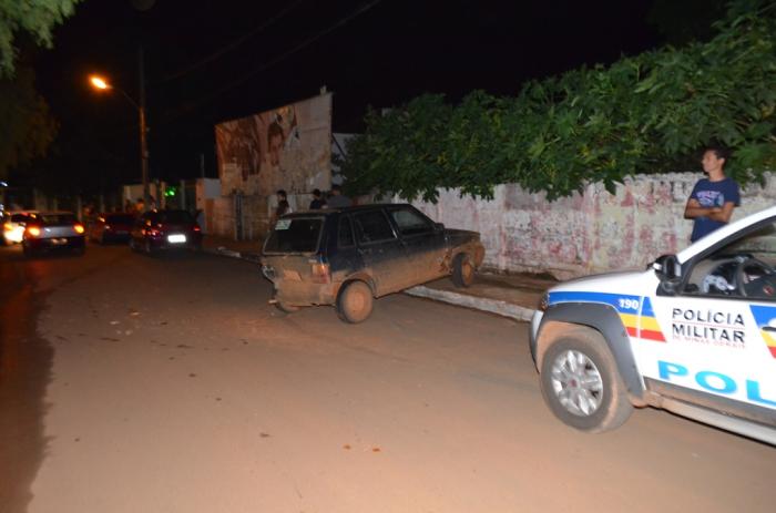 Após atingir veículo estacionado menor de 16 anos é apreendido na cidade de Lagoa Formosa