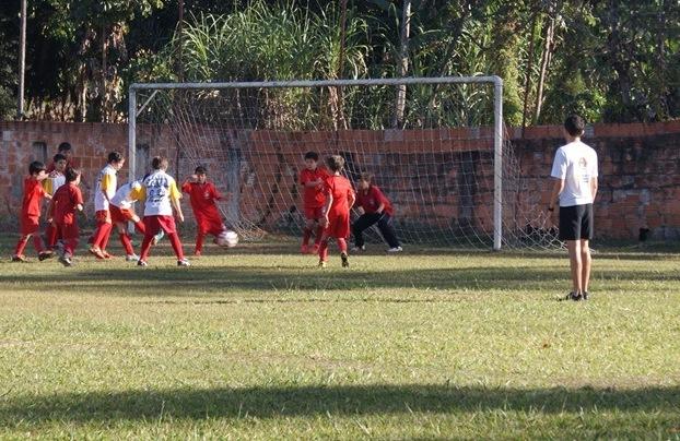 Equipes da escolinha de futebol do Santa Cruz de Lagoa Formosa se preparam para a Copa Kiko