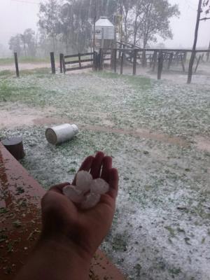 Chuvas de granizo e vendaval atingem município de Lagoa Formosa e várias regiões do estado de Minas Gerais