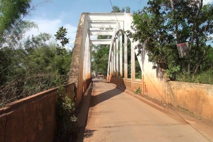 MP recomenda que veículos pesados sejam proibidos de passar por ponte sobre o Rio Paranaíba