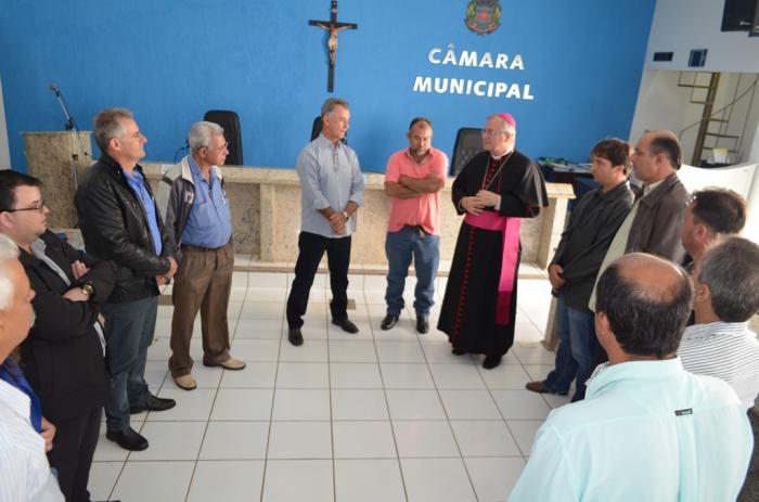 Bispo Dom Cláudio realiza visita pastoral á Câmara Municipal de Lagoa Formosa