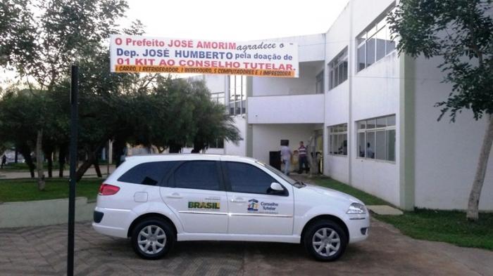 Deputado José Humberto e Prefeito José Amorim entregam veículo ao Conselho Tutelar de Lagoa Formosa