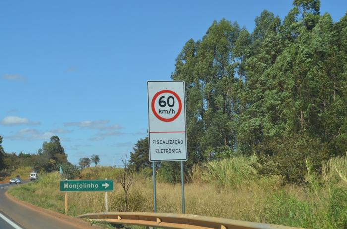 Após motoristas reclamarem, placas de sinalização indicando radares na BR 354 são colocadas e aparelhos devem entrar em funcionamento em breve