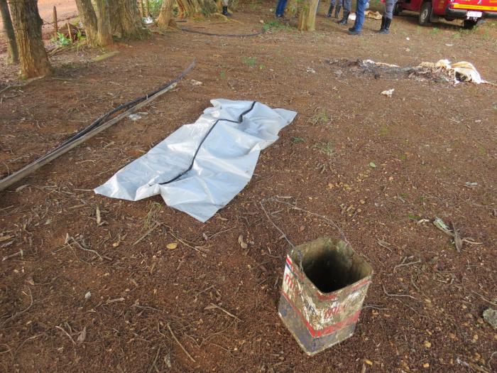 Bombeiros de Patos de Minas voltam em cisterna e retira crânio humano que seria de jovem desaparecida