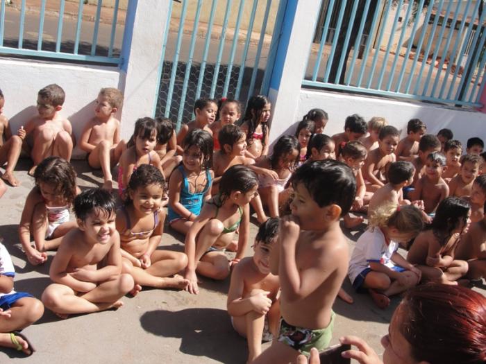 CMEI Edna Borges Babilônia da cidade de Patos de Minas realiza diversas atividades alusivas ao Dia da Criança