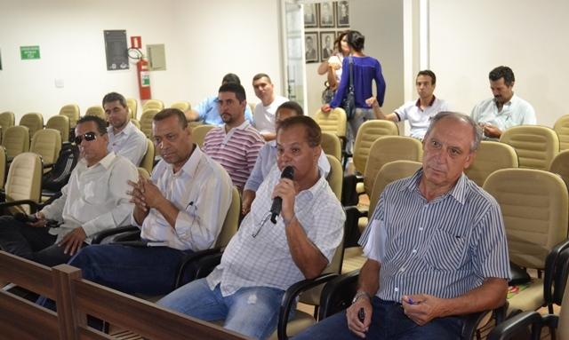 Câmara Municipal de Patos de Minas realiza reunião pública para discutir sobre coleta de lixo na cidade