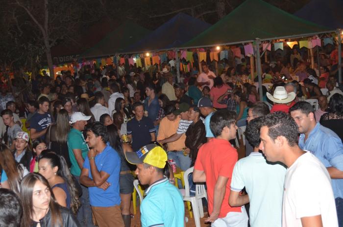 Folia de Reis dos festeiros Vantuil e Maria volta a movimentar a zona rural de Lagoa Formosa neste final de semana