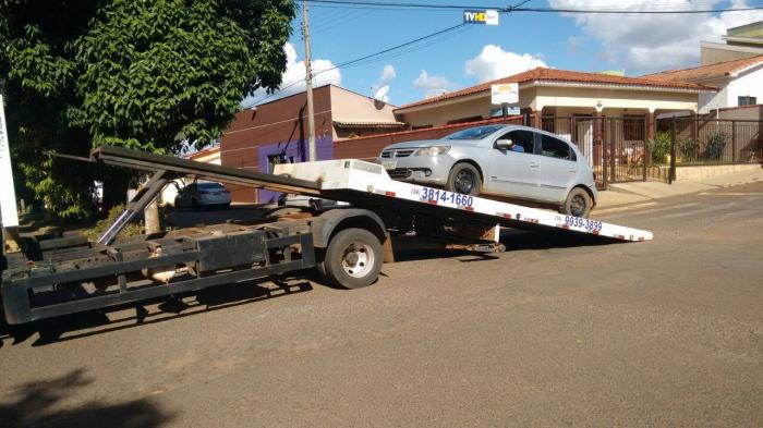 Depois de fugir de abordagem policial carro de vereador de Presidente Olegário é apreendido por falta de licenciamento desde o ano de 2013