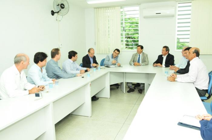 Prefeito de Patos de Minas Pedro Lucas e vereadores participaram de encontro com representantes da Empresa Duro PVC