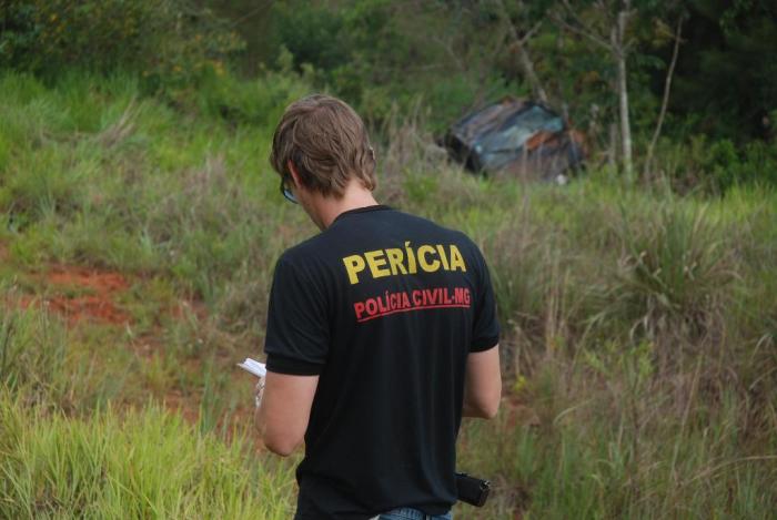 Motorista saí da pista e capota várias vezes na BR 365 Próximo a Varjão de Minas