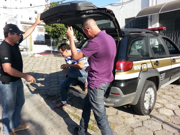 Pastor da Igreja Pentecostes Independente de Divinópolis é detido acusado de estelionato milionário Pastor da Igreja Pentecostes Independente de Divinópolis é detido acusado de estelionato milionário