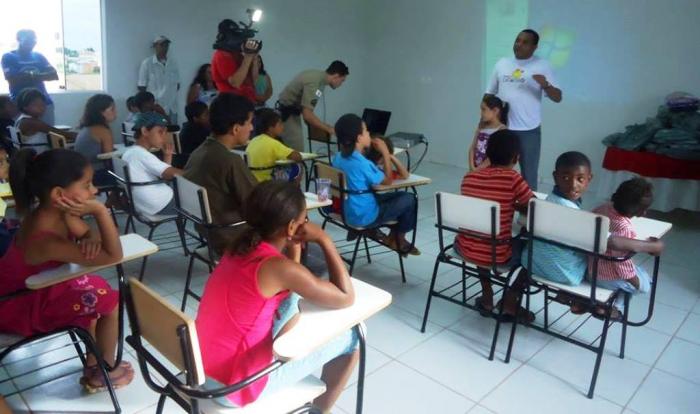 Polícia Militar de Lagoa Formosa realiza campanha para arrecadação de materiais escolares