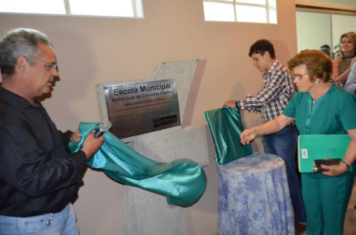 Centenas de convidados participam da inauguração da escola municipal André Luiz de Carvalho Coelho em Lagoa Formosa