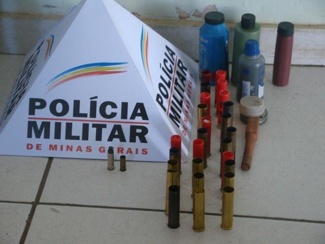 Polícia Militar apreende armas de fogo e munições com idoso na zona rural de Presidente Olegário