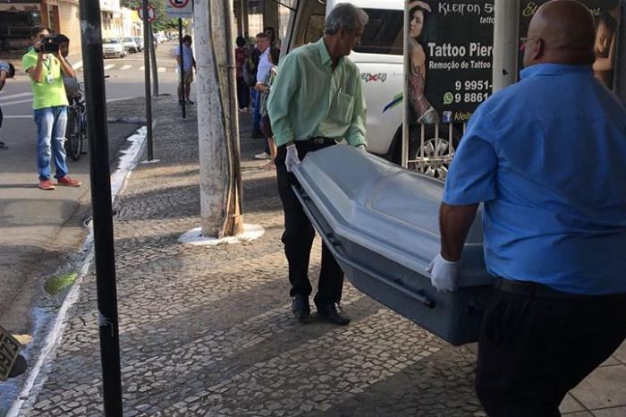 Homem de Patos de Minas que morava nas ruas é encontrado morto na Praça Antônio Dias Homem de Patos de Minas que morava nas ruas é encontrado morto na Praça Antônio Dias