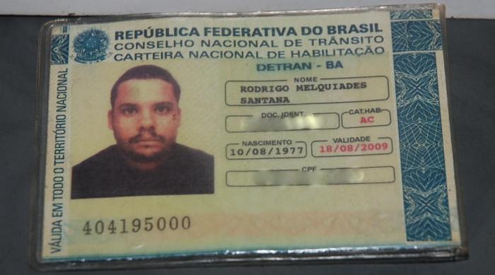 Homem apresenta CNH falsa e acaba na delegacia 