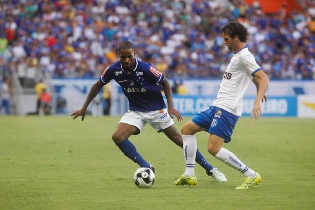 URT de Patos de Minas para o ataque do Cruzeiro e arranca empate heroico na primeira partida do time no campeonato mineiro