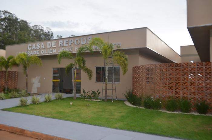 Prefeitura de Lagoa Formosa inaugura Casa de Repouso construída no Bairro Babilônia