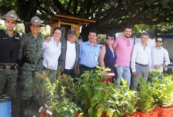 Blitz educativa realizada no centro da cidade de Patos de Minas comemora o Dia Mundial da Àgua